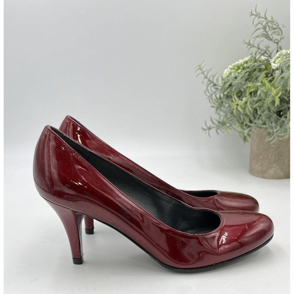 Stuart Weitzman Burgundy Round Toe Patent Leather Pumps Style KH95757 Sz 5